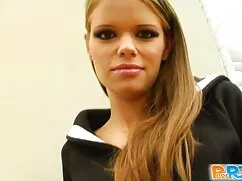 Adria Ray e video po ...